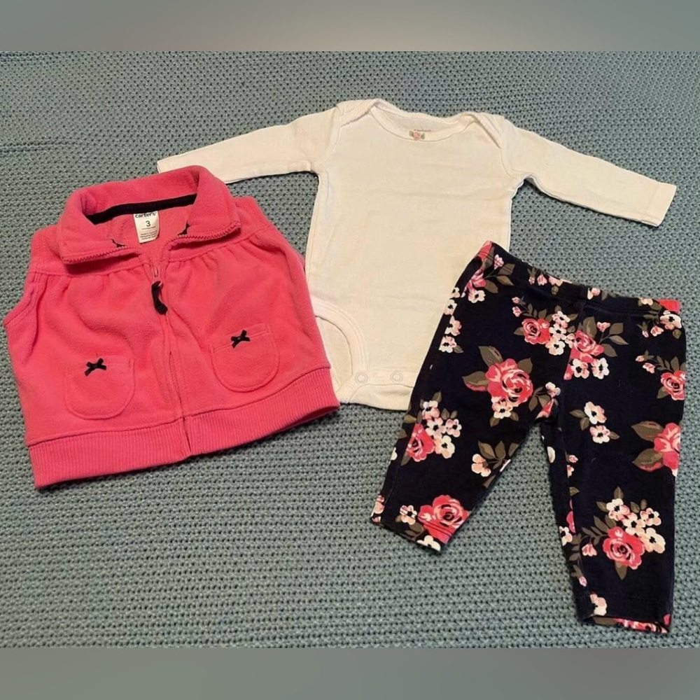 Carters™️ 3-Piece Winter 3-Month Babygirl Outfit.